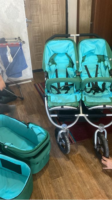 Коляска для двойни