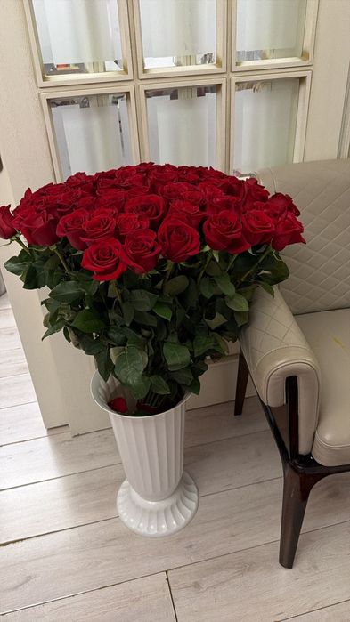 Цветы свежие 101 роза