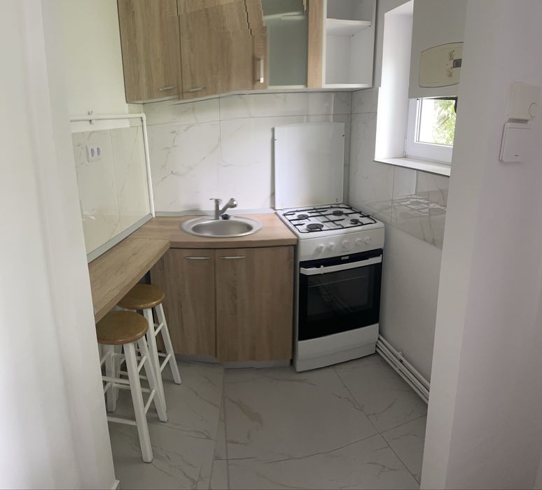 Inchiriez garsoniera complet renovata