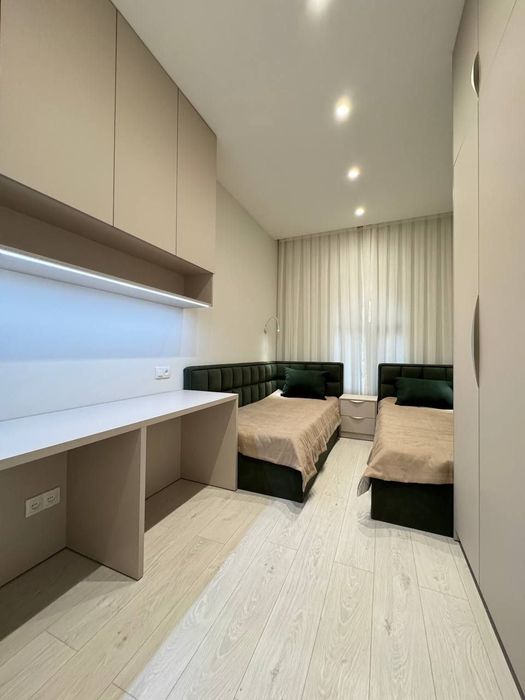 Продаётся квартира ул Бабура 3 комнатная