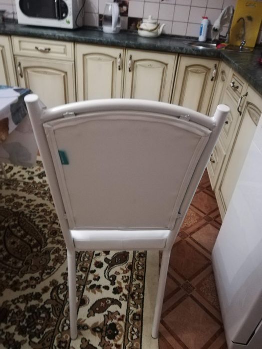 Продам 2 стула в хорошем состояний