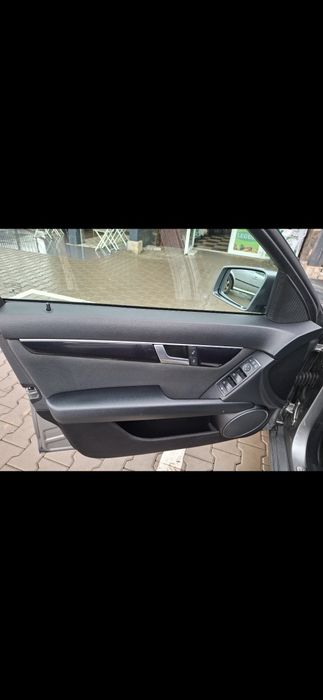 Vand urgent mercedes c220 motor 2.2 diesel original  original mercedes