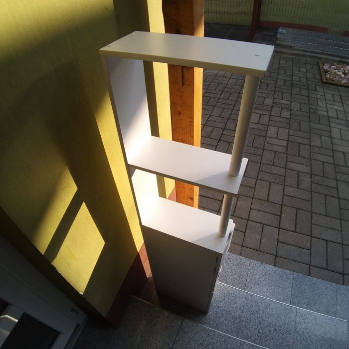 Vând dulăpior dulap alb