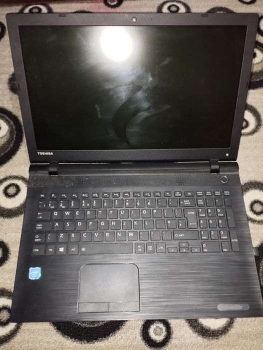 Продавам Лаптоп TOSHIBA