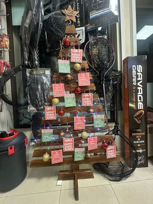 Коледна елха от дървени дъски