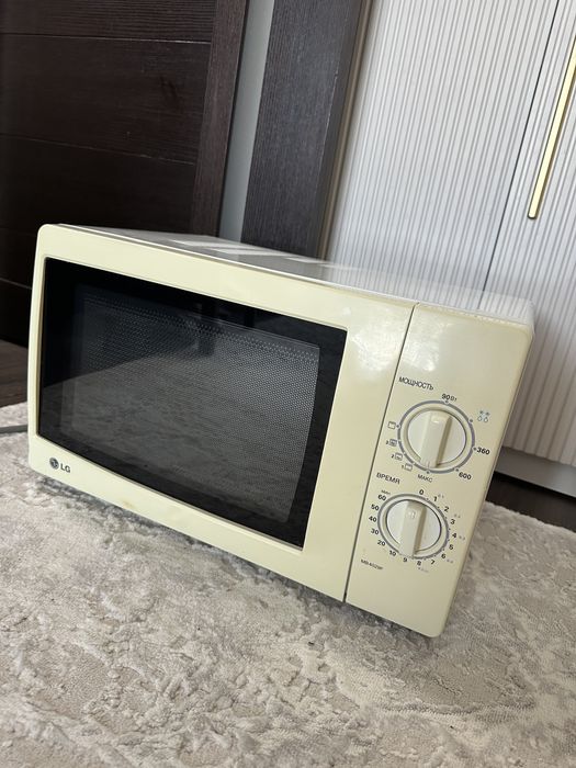 Продам микроволновую печь LG