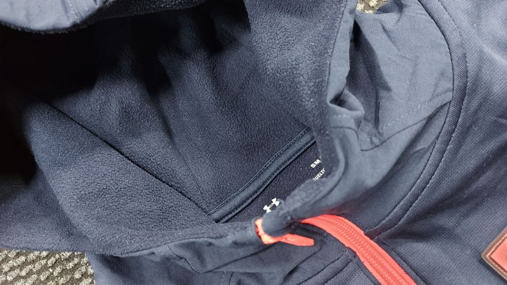 Under armour S размер суичър дамски