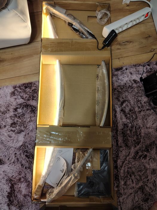 Lumina de colt camera