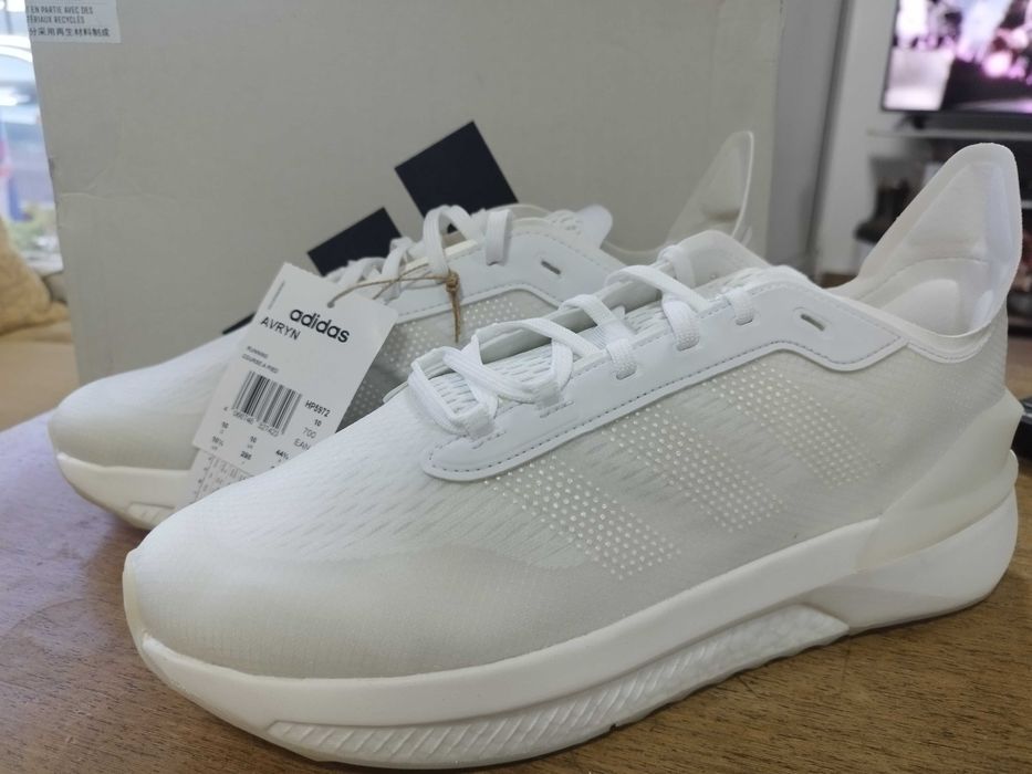 Adidas Avryn 44.5  100% original