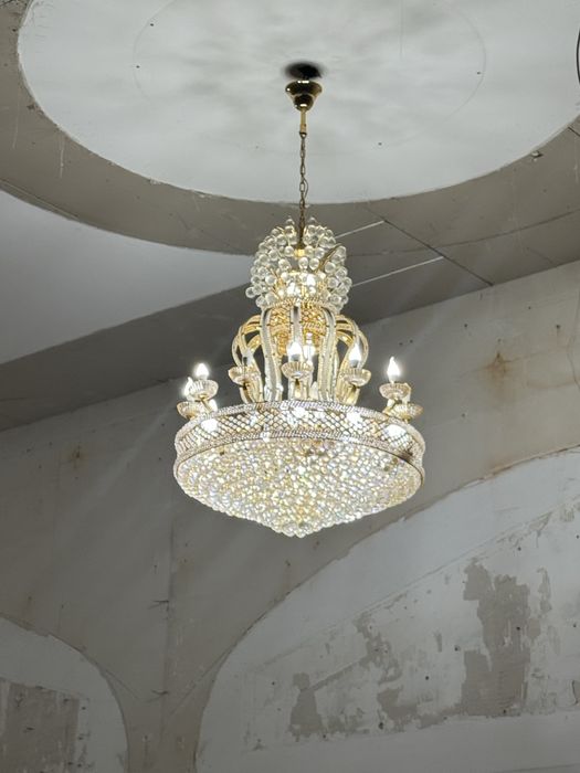 Продам люстры большие