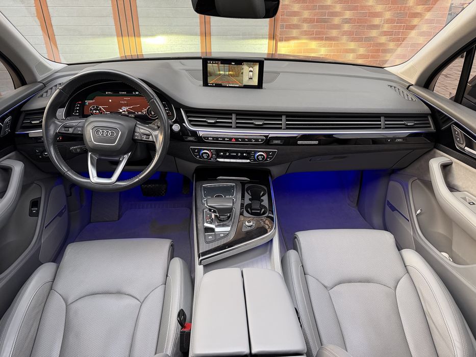 Audi Q7 / 3 x S Line / Panoramic / Matrix / Distronic Plus / 7 Locuri