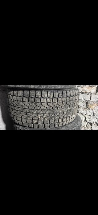 Зимний резина Yokohama 255,40,17 одиночка