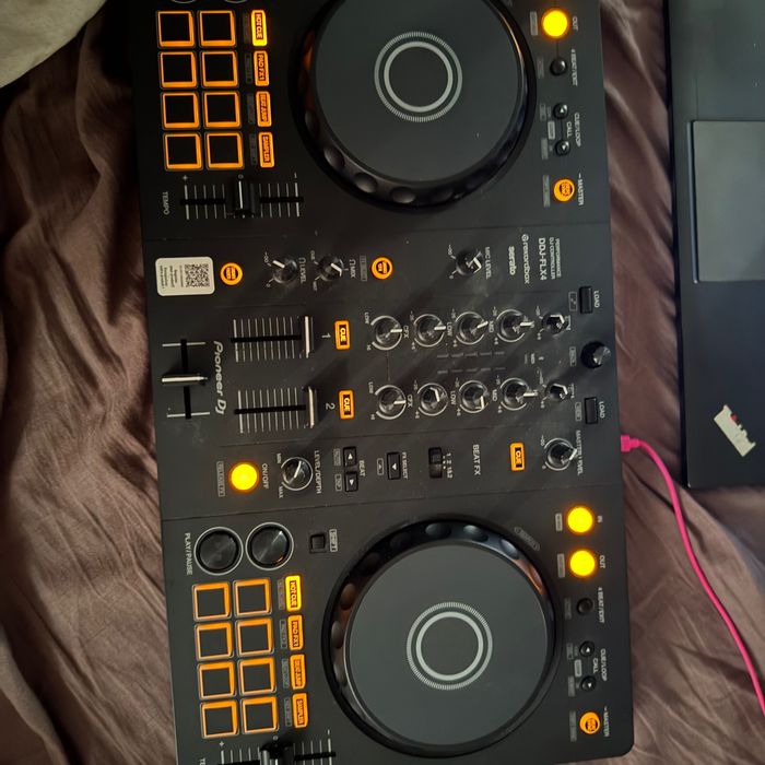 продавам ddj flx4