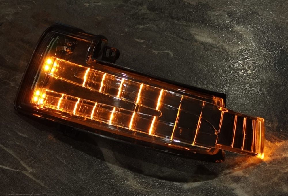 Поворотники зеркал G63 G class W463