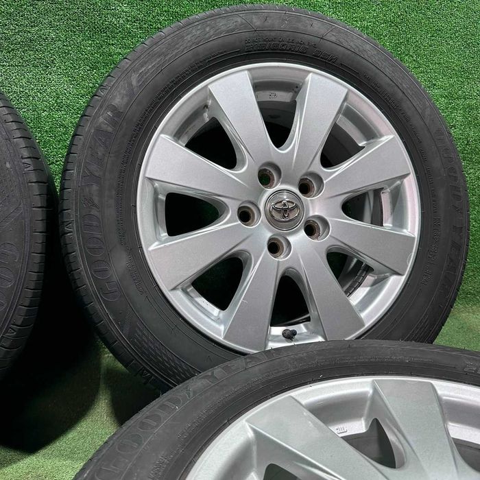 Продам Оригинальный диск с шинами Goodyear EfficientGrip Eco 215/60R16
