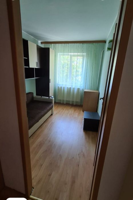 Apartament 3 camere de închiriat - locație
excelentă în zona Nordic!