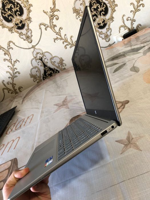 HP компютер зудлик билан сотилади Бугунни ўзида 5 миллионга бераман