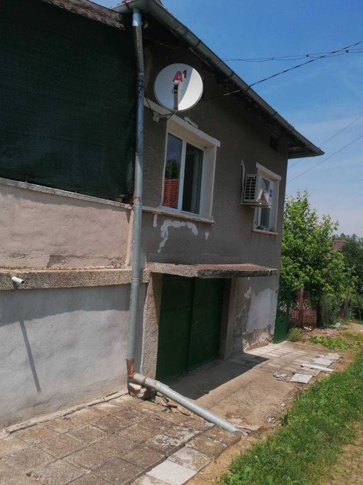 продавам две къщи в с.Балювица