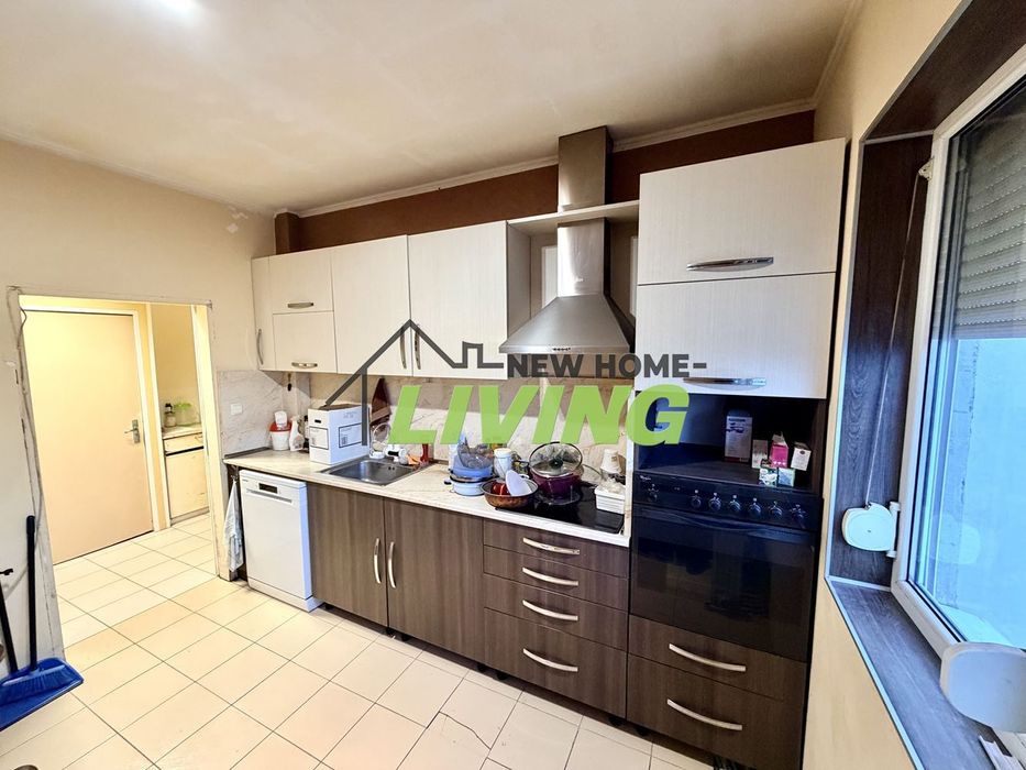 Продава се Тристаен апартамент в Пловдив, Южен - 92 кв.м за 610 €/кв.м - Снимка #1