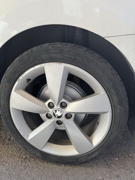 17 ки Оригинални Джанто с гуми за Шкода Рапид Фабия