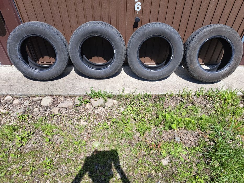 Vând anvelope 195.70.14