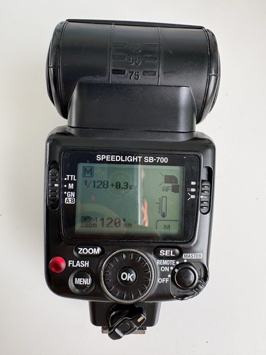 Nikon SpeedLight SB-700 Светкавица