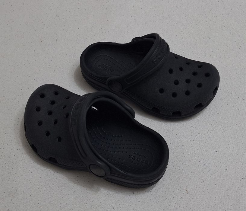 Saboți CROCS Kids Baya Clog C7, sandale papuci flip-flop negre, Nr. 23-24 EU (14, 5 ~ 15 cm) unisex
