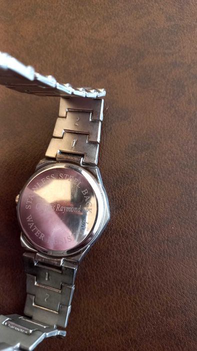 Кварцов часовник Чарлз Реймънд