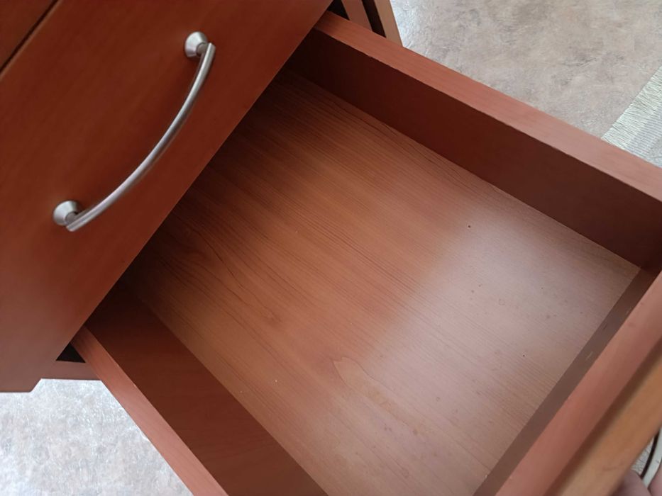 Стол офисный или школьный