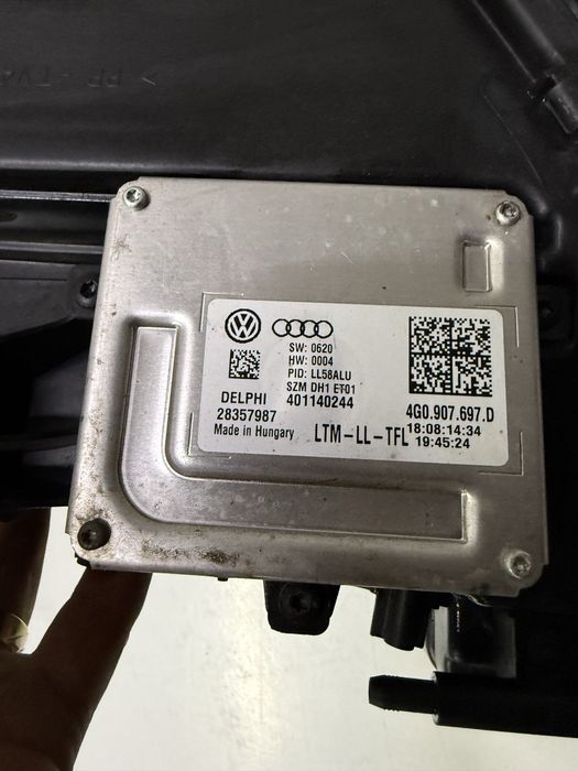 Far xenon dreapta fata bi-xenon Audi A4 B8.5 8K0 941 006 C Facelift