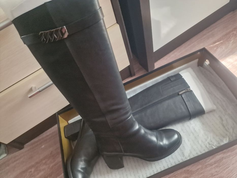 Женские зимние сапоги