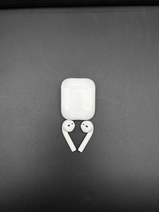 Apple AirPods (2nd Gen)