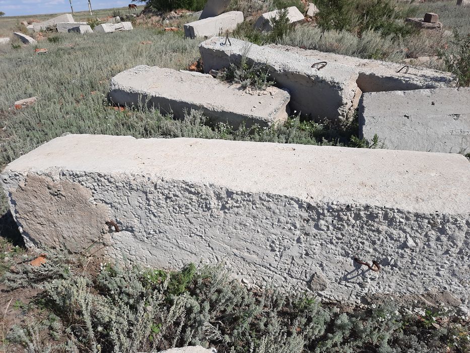 Продам фундаментные блоки 33 штуки