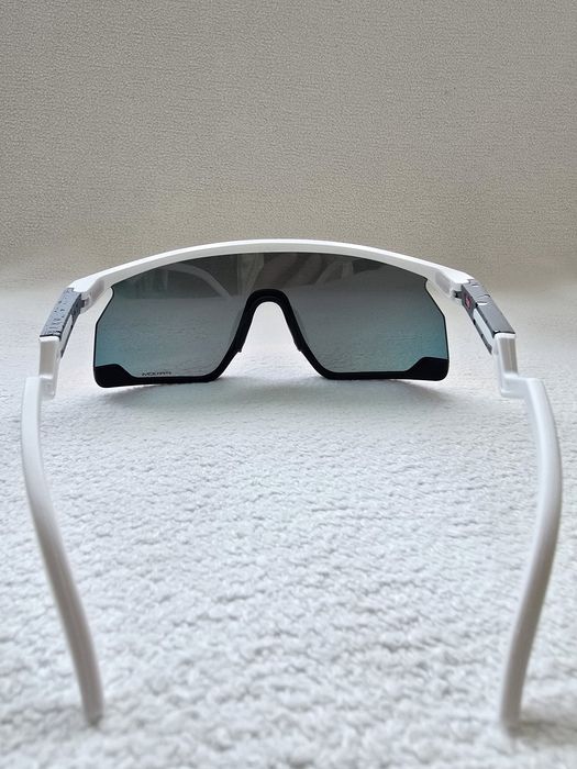 Слънчеви очила Oakley BXTR – Matte White/Black (Prizm Road)