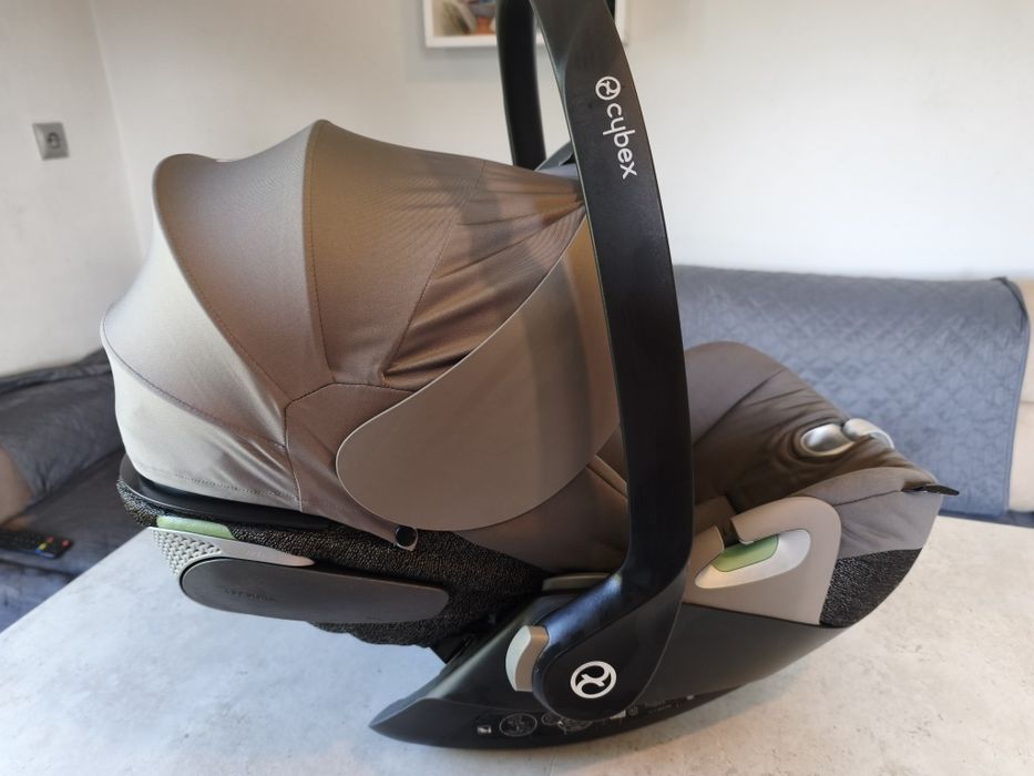 Комплект столче за кола, база и адаптори Cybex