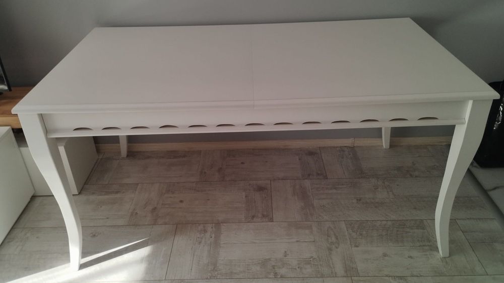 Трапезна масивна българска маса