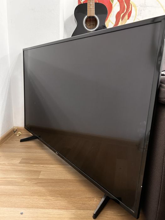 Телевизор LG  49 дюймов