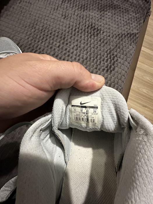 Vand doua perechi adidasi nike