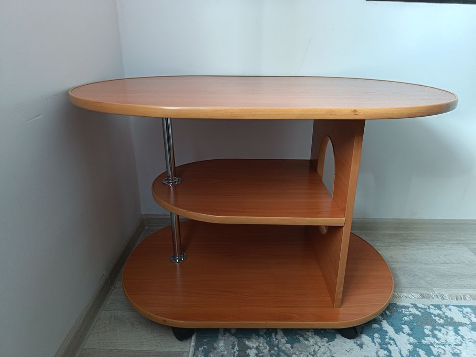 Продам стол для телевизора