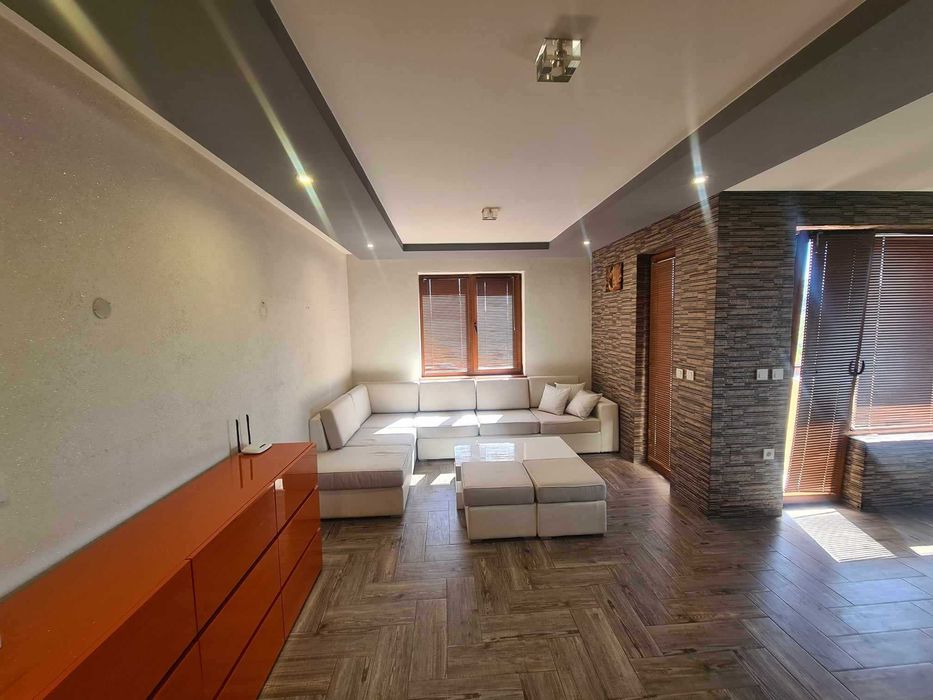 Продава се Тристаен апартамент в Хасково, Център - 110 кв.м за 1438 €/кв.м - Снимка #4