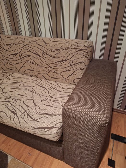 Разтегателен диван