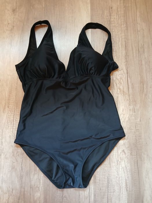 Цял бански 52 и 56 размер