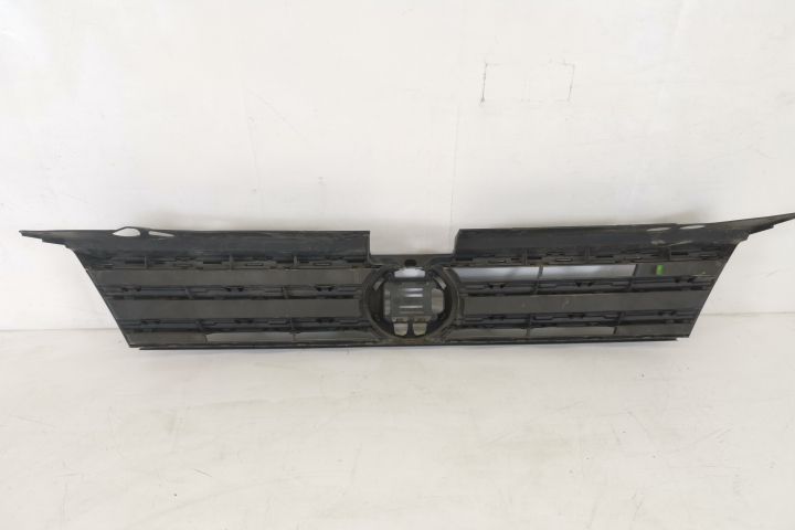 Оригинална Централна Решетка Във Добро Състояние Фолксваген ВВ Тигуан