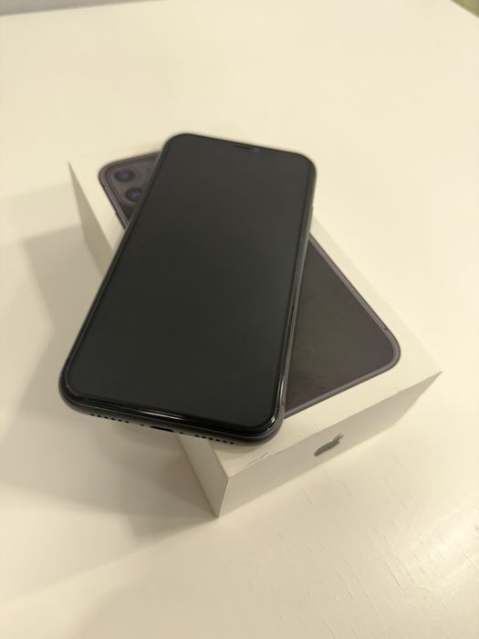 Продам Айфон 11, 64гб