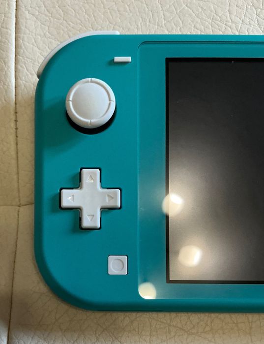 Nintendo Switch Lite + БГ гаранция + подаръци