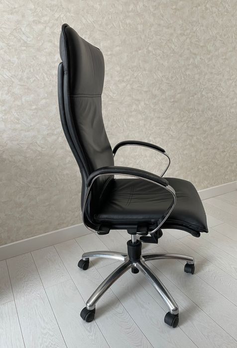 Кресло руководителя кожаное