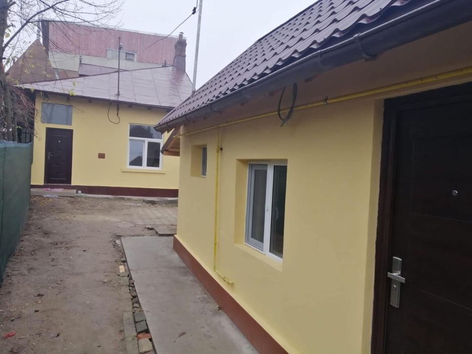 Casa de vânzare 2 corpuri