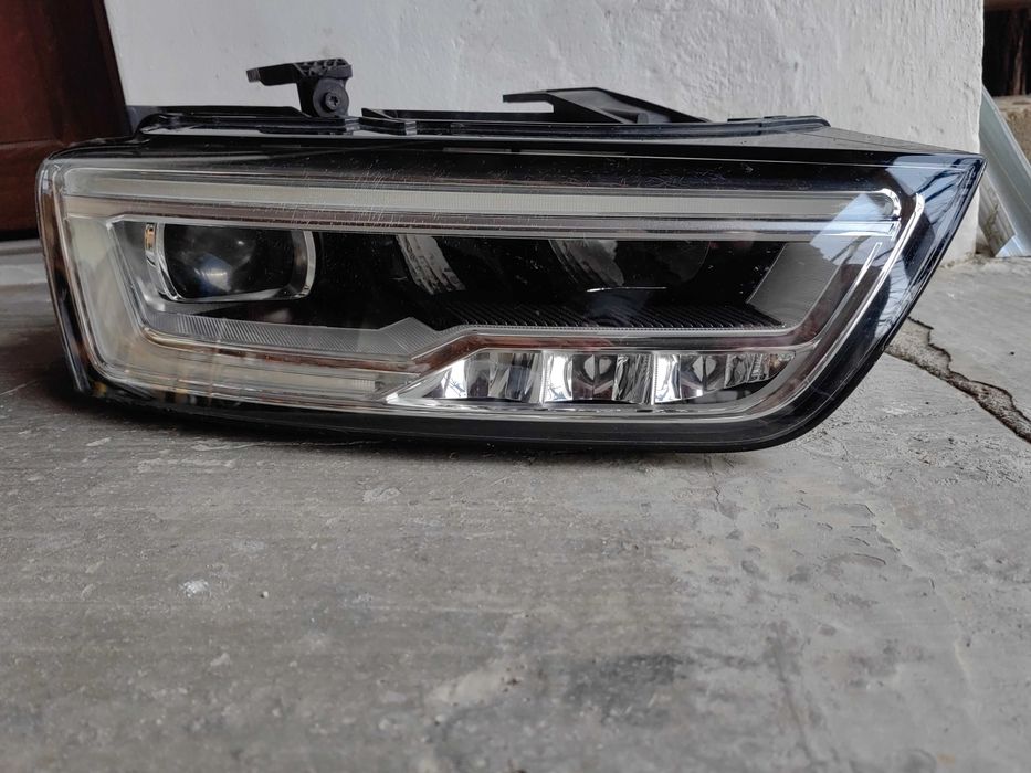 Фар Audi Q3 FULL LED десен / Фар Ауди Кю3 Оригинален