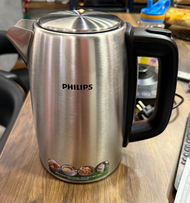 Електрическа канa PHILIPS СИВ, 1.70 L, 2200 W