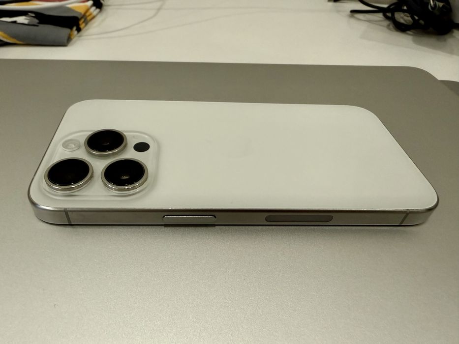 Iphone 15 pro 128gb white